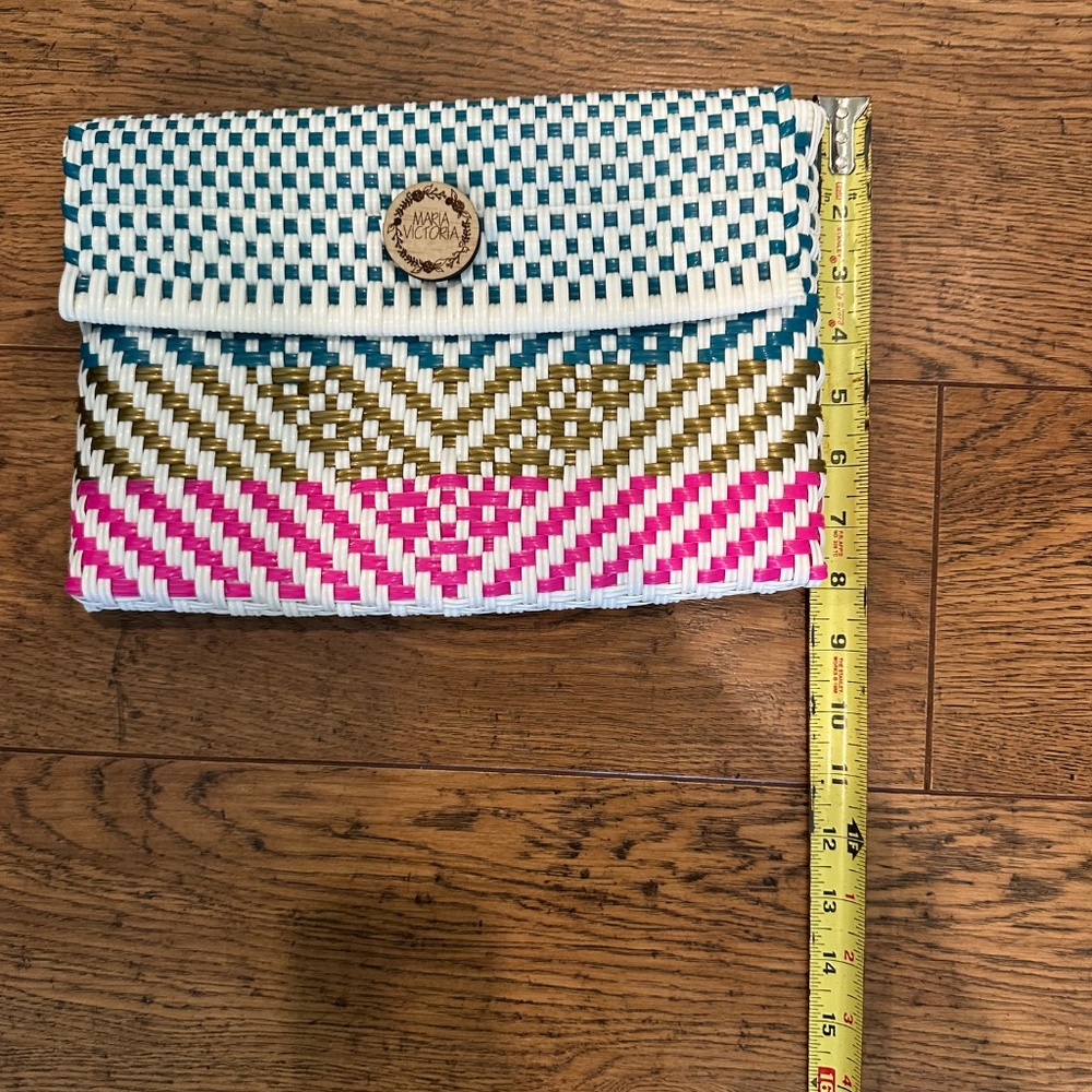 DEAL OF THE DAY! Marked down! Maria Victoria clutch - Picture 4 of 7